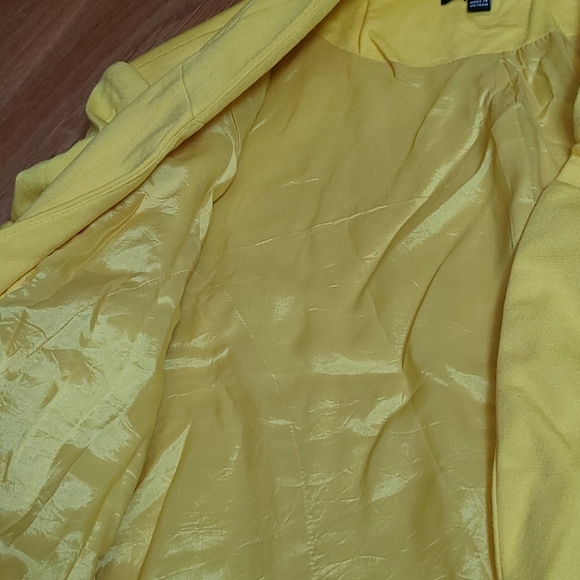 Yellow Cropped Blazer - Picture 4 of 6